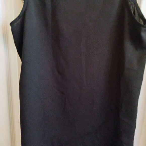 Elegant Black Lace Trim Tank Top - Picture 12 of 12
